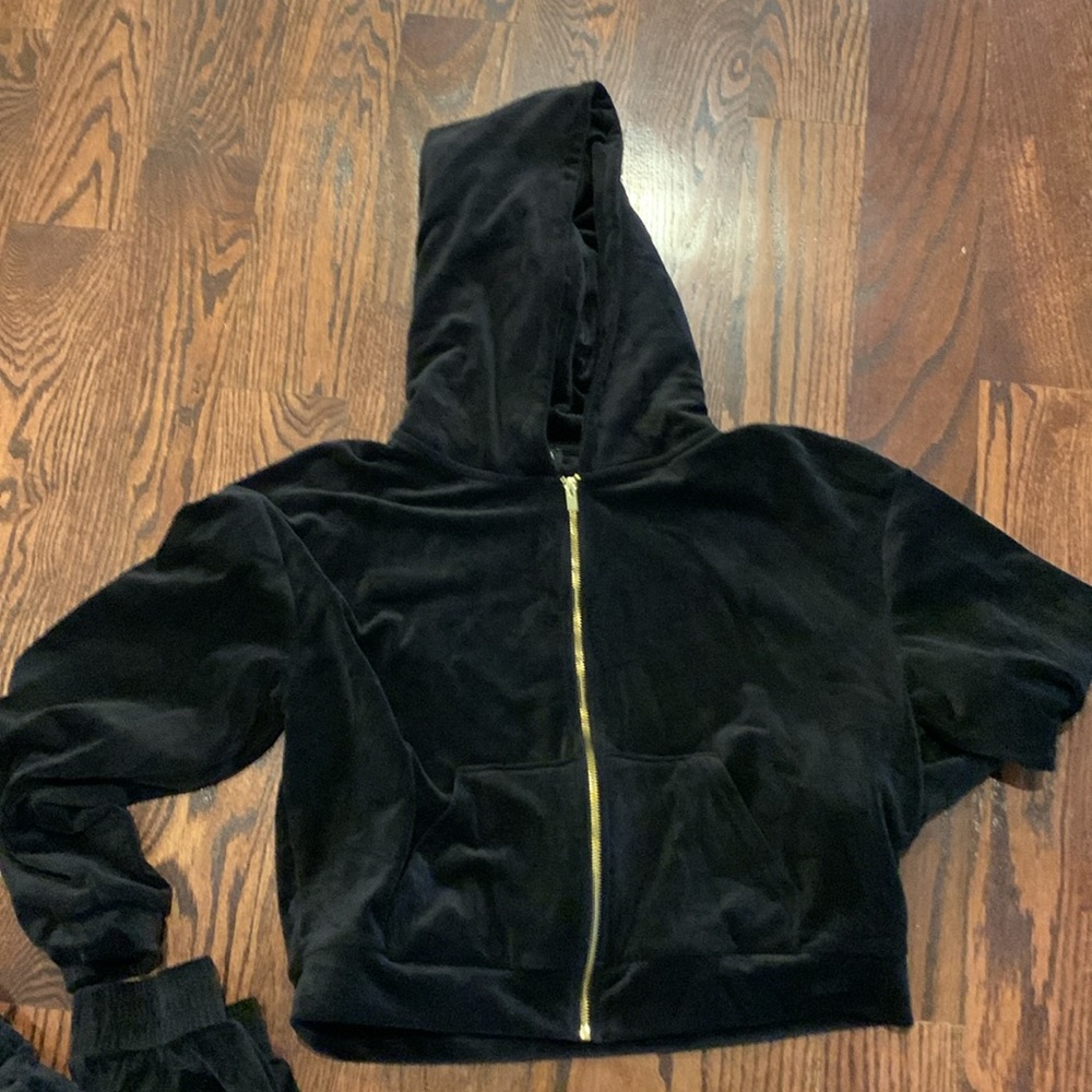 Express Velour Set - Picture 2 of 3